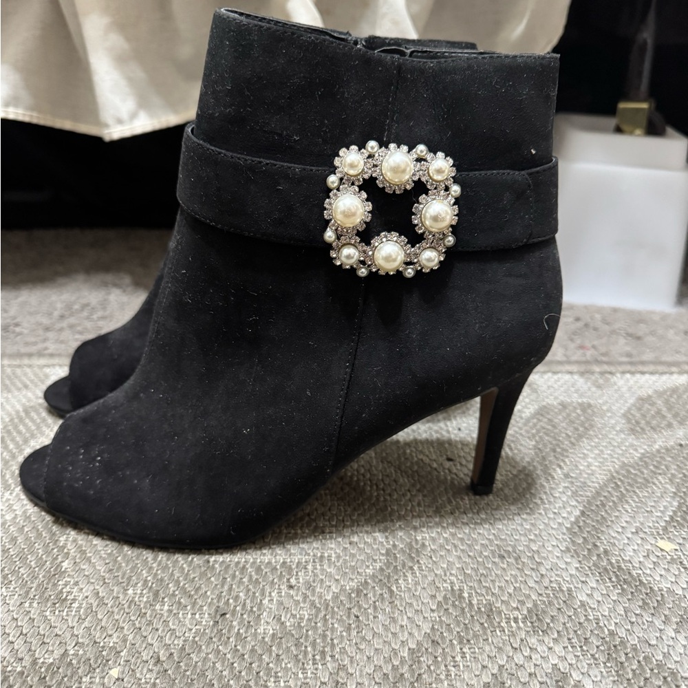 Elegant Black Ankle Boots with Pearl Buckle